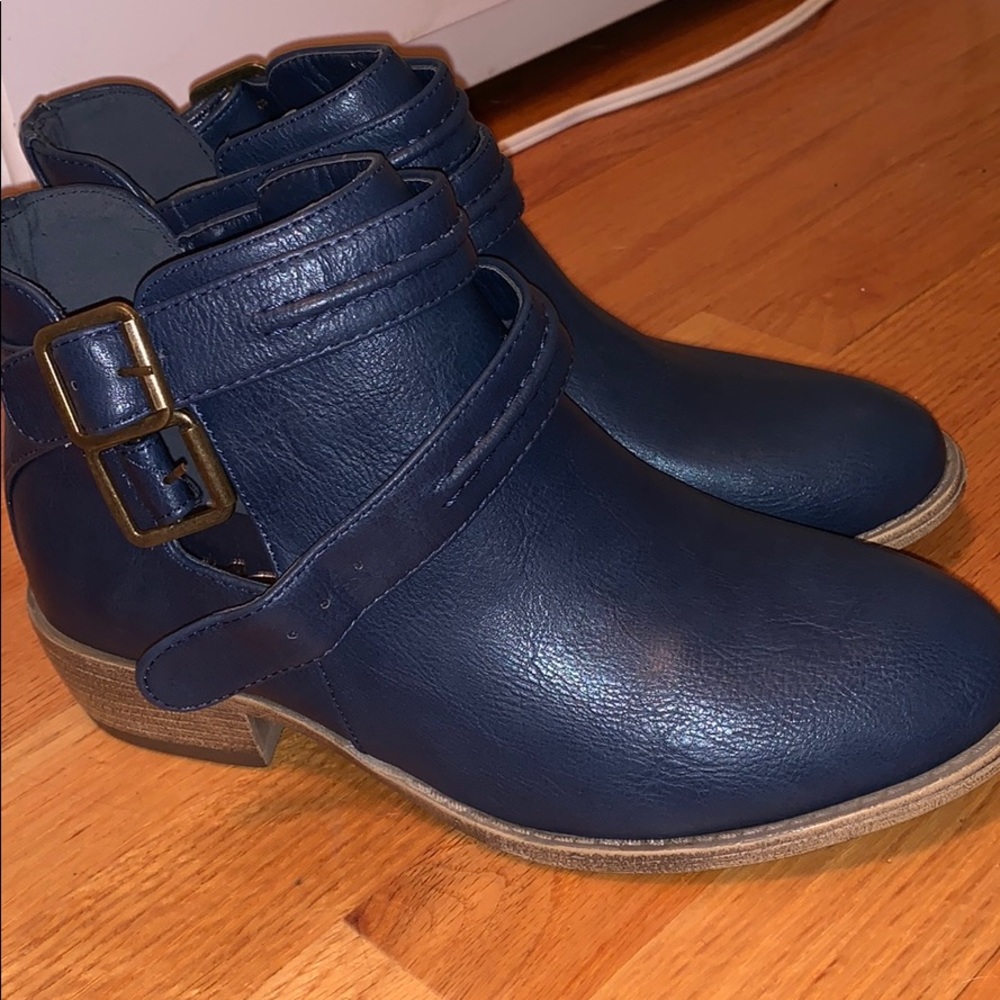 Journee Collection Boots